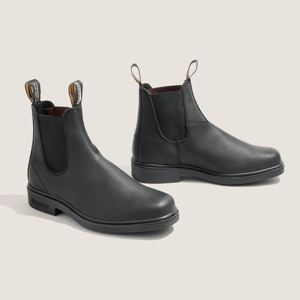SOLD - Blundstone Women's Dress Chelsea Boot #063 - Size 7, Black